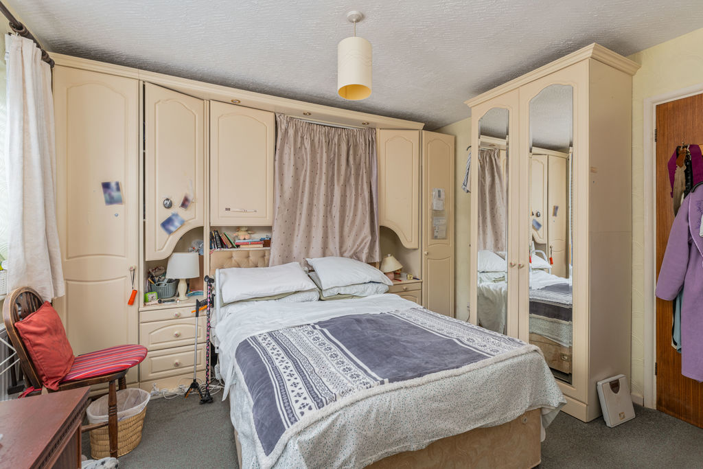 11 Uplands Rise Little Bourton